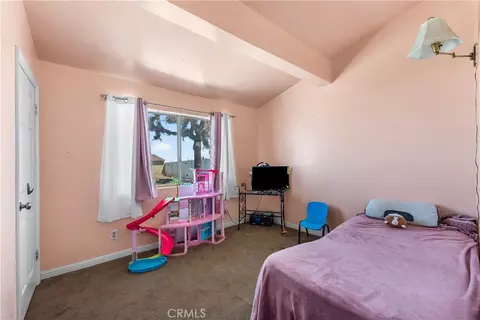 Bedroom - 3104 Sacramento, Phelan, CA 92371 photo 3 of 8
