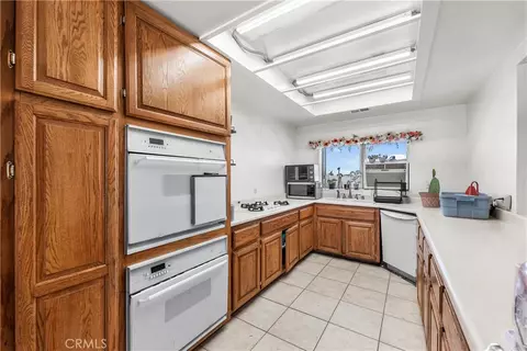Kitchen - 3104 Sacramento, Phelan, CA 92371 photo 2 of 3