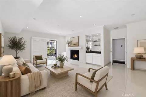 1338 Amherst #102, Los Angeles, CA 90025
