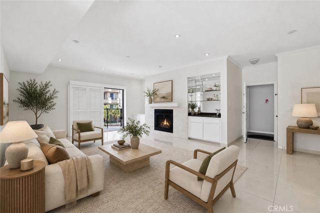 1338 Amherst #102, Los Angeles, CA 90025