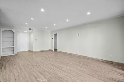 Living - 972 E California #304, Pasadena, CA 91106 photo 4 of 10