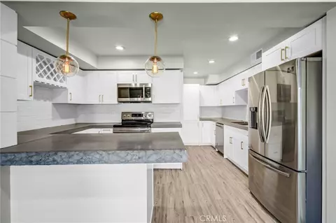 Kitchen - 972 E California #304, Pasadena, CA 91106 photo 1 of 4