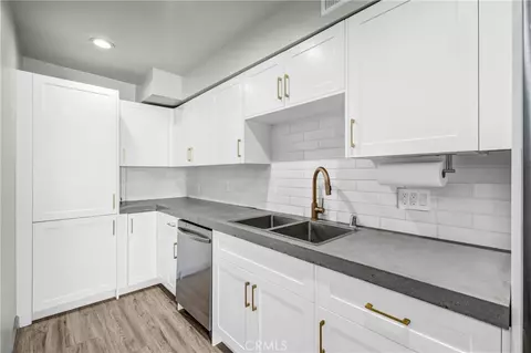Kitchen - 972 E California #304, Pasadena, CA 91106 photo 4 of 4