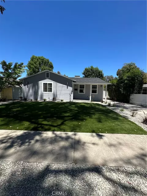 21235 Lopez St, Woodland Hills, CA 91364