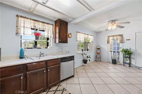 Kitchen - 40954 168th E, Lancaster, CA 93535 photo 2 of 2