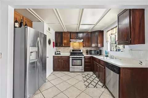 Kitchen - 40954 168th E, Lancaster, CA 93535 photo 1 of 2