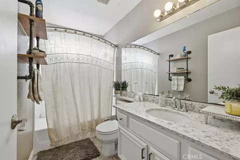 Bath - 4621 Brisa, Palmdale, CA 93551 photo 2 of 4