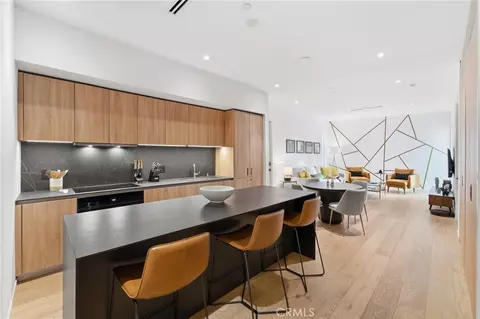 1030 N Kings Rd #405, West Hollywood, CA 90069