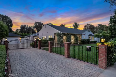 21219 De La Osa, Woodland Hills, CA 91364