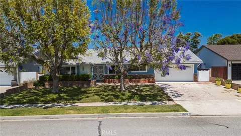 1859 Dorrit St, Newbury Park, CA 91320