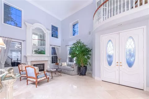Entry Way - 260 Heath Meadow Ct, Simi Valley, CA 93065 photo 2 of 4