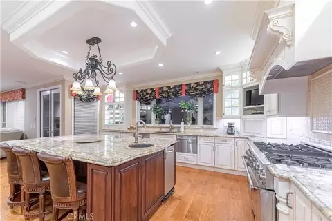 Kitchen - 260 Heath Meadow Ct, Simi Valley, CA 93065 photo 2 of 3