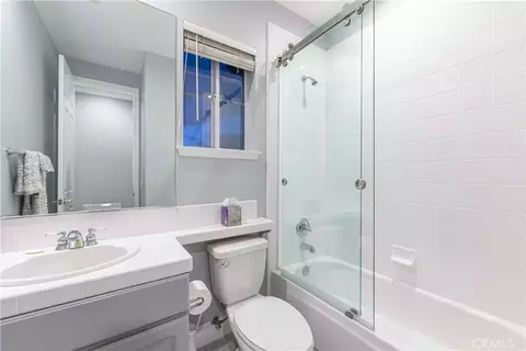 Bath - 260 Heath Meadow Ct, Simi Valley, CA 93065 photo 4 of 6