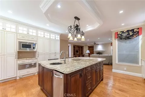 Kitchen - 260 Heath Meadow Ct, Simi Valley, CA 93065 photo 3 of 3