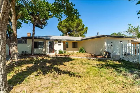Exterior - 44937 E 5th St, Lancaster, CA 93535 photo 3 of 7