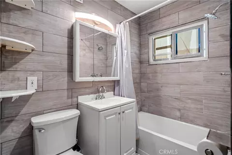 Bath - 44937 E 5th St, Lancaster, CA 93535 photo 1 of 4