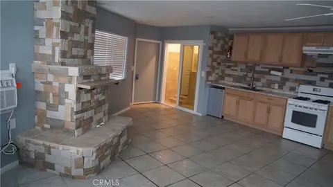 Living - 44937 E 5th St, Lancaster, CA 93535 photo 5 of 8