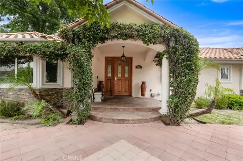 8836 Enfield Ave, Sherwood Forest, CA 91325