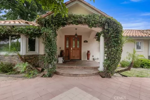 8836 Enfield Ave, Sherwood Forest, CA 91325