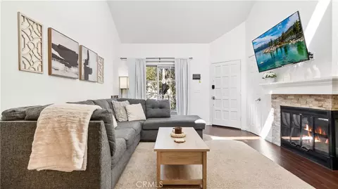 23921 Del Monte Dr #34, Valencia, CA 91355