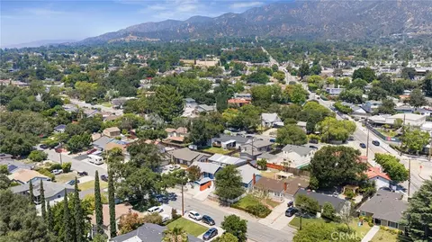 View/Area - 3427 Encinal St, La Crescenta, CA 91214 photo 5 of 18