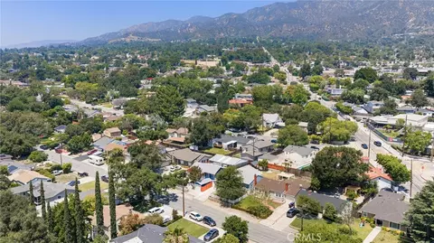 View/Area - 3427 Encinal St, La Crescenta, CA 91214 photo 15 of 18