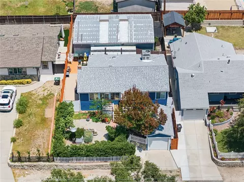 View/Area - 3427 Encinal St, La Crescenta, CA 91214 photo 3 of 18