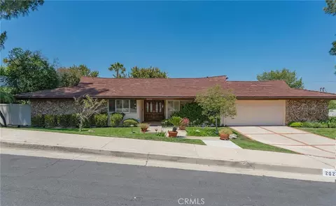 20250 Allentown Dr, Woodland Hills, CA 91364