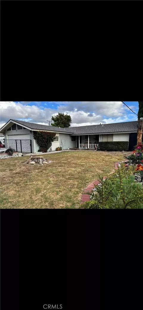19776 Merryhill St, Canyon Country, CA 91351