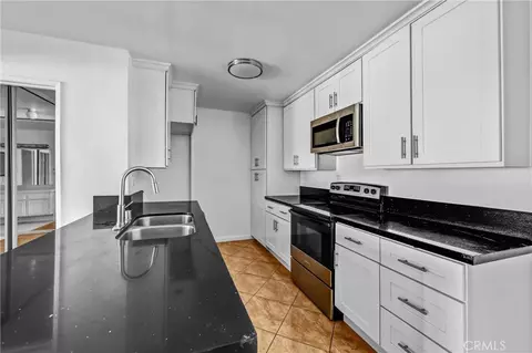 5334 Lindley Ave #319, Encino, CA 91316