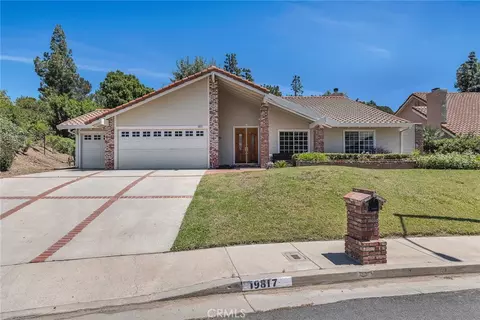 19817 Hiawatha St, Chatsworth, CA 91311