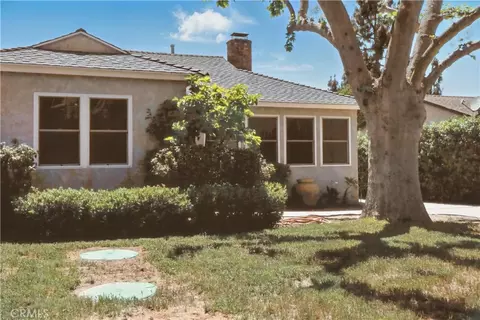 13384 Foothill Blvd, Sylmar, CA 91342