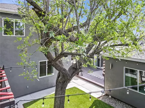 Exterior - 6830 Bothwell Rd, Reseda, CA 91335 photo 12 of 18