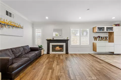 Living - 2585 Callahan Ave, Simi Valley, CA 93065 photo 3 of 4