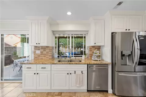 Kitchen - 2585 Callahan Ave, Simi Valley, CA 93065 photo 4 of 9