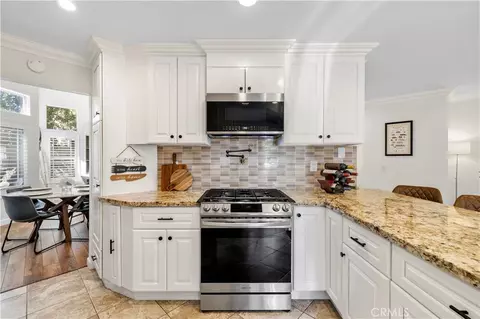 Kitchen - 2585 Callahan Ave, Simi Valley, CA 93065 photo 5 of 9