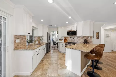 Kitchen - 2585 Callahan Ave, Simi Valley, CA 93065 photo 7 of 9