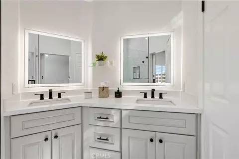Bath - 2585 Callahan Ave, Simi Valley, CA 93065 photo 5 of 8