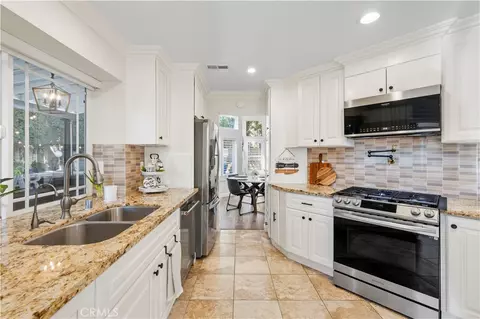 Kitchen - 2585 Callahan Ave, Simi Valley, CA 93065 photo 3 of 9