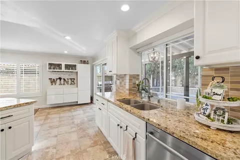 Kitchen - 2585 Callahan Ave, Simi Valley, CA 93065 photo 1 of 9