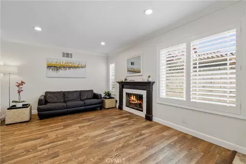 Living - 2585 Callahan Ave, Simi Valley, CA 93065 photo 2 of 4