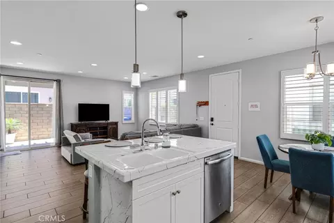 Kitchen - 21730 Bene, Saugus, CA 91350 photo 2 of 4