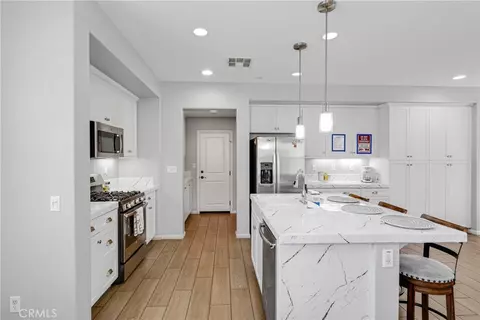 Kitchen - 21730 Bene, Saugus, CA 91350 photo 3 of 4