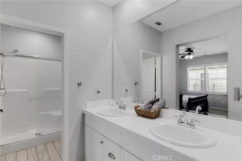 Bath - 21730 Bene, Saugus, CA 91350 photo 2 of 4