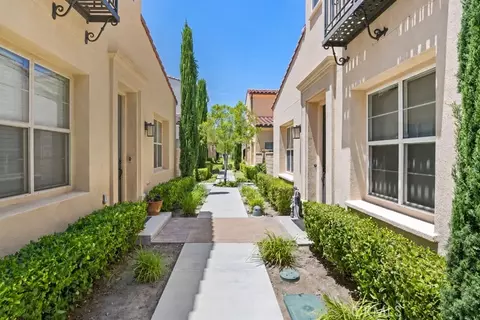 Exterior - 21730 Bene, Saugus, CA 91350 photo 3 of 14