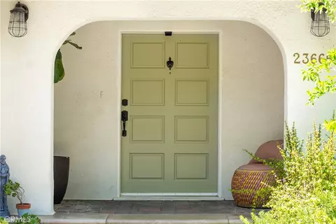 23665 Summit, Calabasas, CA 91302