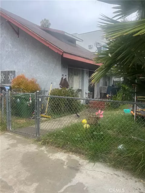 1137 N Ardmore, Los Angeles, CA 90029