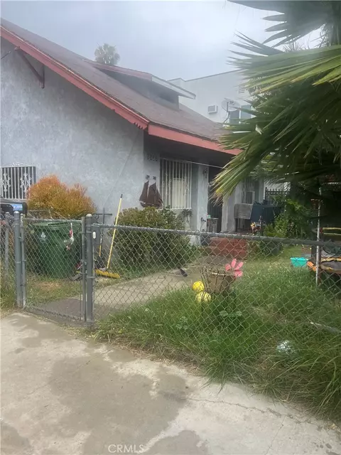 1137 N Ardmore, Los Angeles, CA 90029