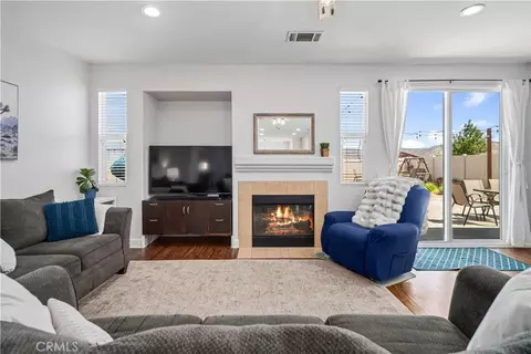 Living - 605 W W Orch, Tehachapi, CA 93561 photo 1 of 1