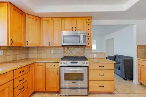 Kitchen - 310 Susan Ct, Palmdale, CA 93551 photo 4 of 4